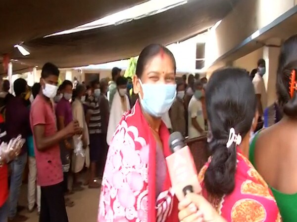 West Bengal Elections 2021 : इन मुद्दों पर महिलाएं कर रही हैं वोट...देखें Ground Report