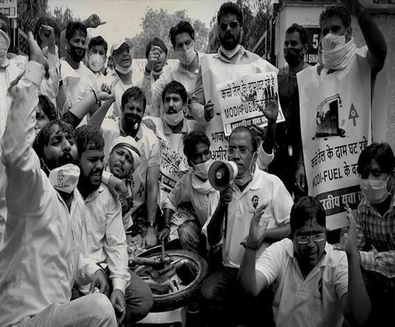 Petrol Diesel पर Excise Duty घटनी चाहिए?, इसको लेकर क्या सोचती है पब्लिक