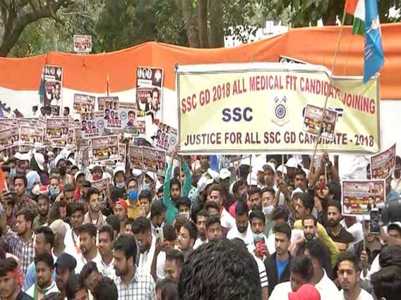 NSUI ने निकाला छात्र अधिकार मार्च, सरकार से है एक ही मांग - 'नौकरी दो, या डिग्री वापस लो'..