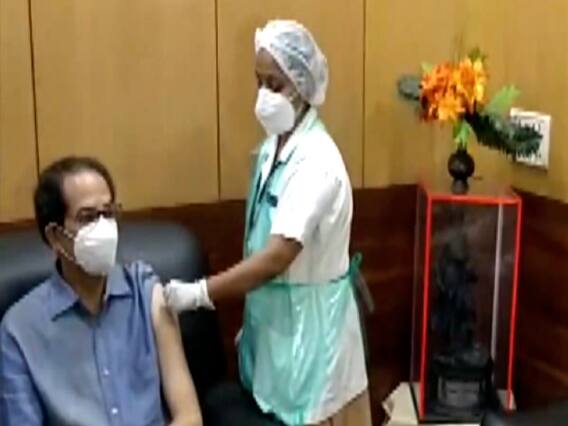 Uddhav Thackeray ने लगवाई Corona Vaccine, Nagpur में लगा Lockdown