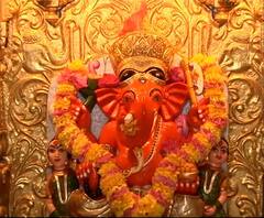 गणपती बाप्पा मोरया! अंगारकी चतुर्थीला घरबसल्या करा गणरायाचं दर्शन, कोरोनामुळे भाविकांना प्रवेशबंदी