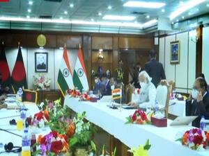 भारत-बांग्लादेश के बीच चलेगी ट्रेन, पांच अहम समझौतों पर मुहर | Namaste Bharat 