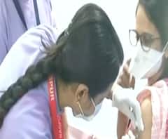 देश में आज से कोविड वैक्सीनेशन का तीसरा चरण, 60 साल से ज्यादा उम्र के लोगों को लगेगा टीका। 