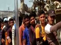 बिहार: सहरसा में कोरोना टेस्ट के लिए लंबी लाइन, बिना मास्क दिखे तमाम लोग, सामाजिक दूरी भी नहीं दिखी