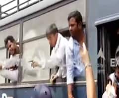 Lucknow में AAP के कार्यकर्ताओं पर लाठीचार्ज, कइयों को पुलिस ने हिरासत में लिया 