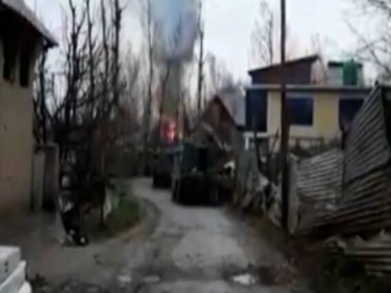 J&K: शोपियां में सुरक्षाबलों के साथ एनकाउंटर में 4 आतंकी ढेर, 2 के अभी भी घिरे होने की खबर