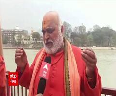 'पुलिस पहले तो डंडे बरसाती थी लेकिन इस बार फूल बरसा रही है' | Haridwar Kumbh | ABP Ganga 