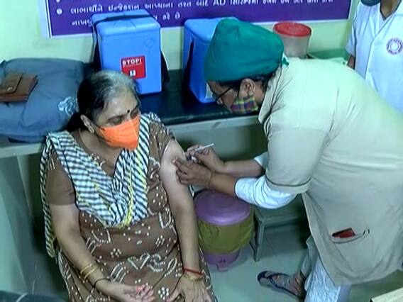 રાજ્યસભાના પૂર્વ સાંસદ સ્વ.અભય ભારદ્વાજના પત્નીએ કોરોના વેક્સીન લીધી, જુઓ વીડિયો