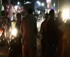 Lucknow: बीच चौराहे पर हुआ जोरदार हंगामा, पुलिसकर्मियों के सामने होता रहा बवाल