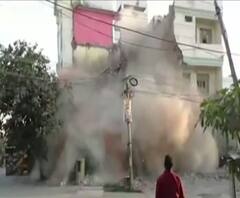 बाहुबली Vijay Mishra के खिलाफ एक्शन, Prayagraj में गिरा दिया गया अवैध निर्माण | Pradesh@360