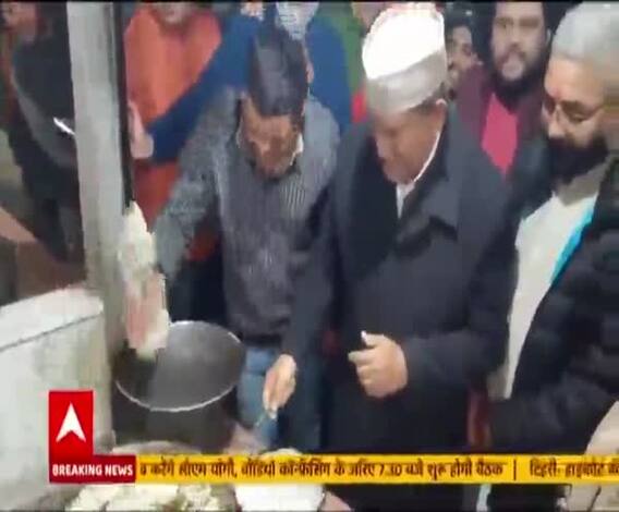 मसूरी में जलेबी बनाते दिखे Harish Rawat, देखकर लोग हुए हैरान | ABP Ganga