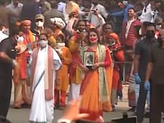 क्या BJP के हिंदू कार्ड वाले जाल में फंस गई हैं Mamata Banerjee? | WB Polls 2021