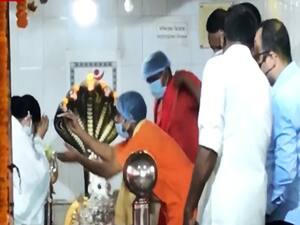 Secular India में चुनाव के वक्त निजी आस्था की नुमाइश क्यों? | संविधान की शपथ