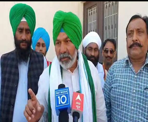 जो भी नेता, किसान आंदोलन में आना चाहता है पेंशन छोड़ेः Rakesh Tikait | ABP Ganga 