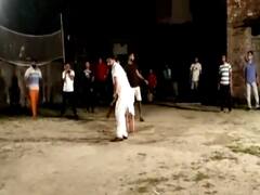 खेल के मैदान से राजनीति का मैदान फतह करने की कोशिश में Babul Supriyo!