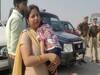 Greater Noida: दो साल के बच्चे को लेकर ड्यूटी पर तैनात रही UP Police की महिला सिपाही