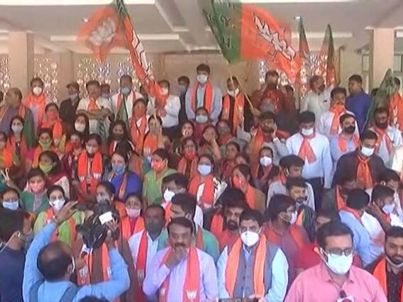 Gujarat Panchayat Election Result: કમલમ ખાતે ભાજપનો વિજયોત્સવ, CM રૂપાણી અને પાટીલ પહોંચ્યા