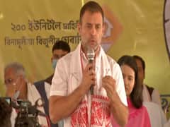 Rahul Gandhi का Assam दौरा, CAA पर क्रॉस लगा पटका पहन छात्रों को किया संबोधित | Assam Election 2021