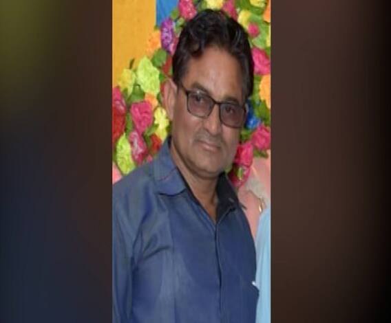 Hathras | छेडछाडीविरोधात पोलिसात तक्रार दिल्यानं गुंडांचा गोळीबार, पित्याच्या मृत्यूनंतर मुलीचा टाहो
