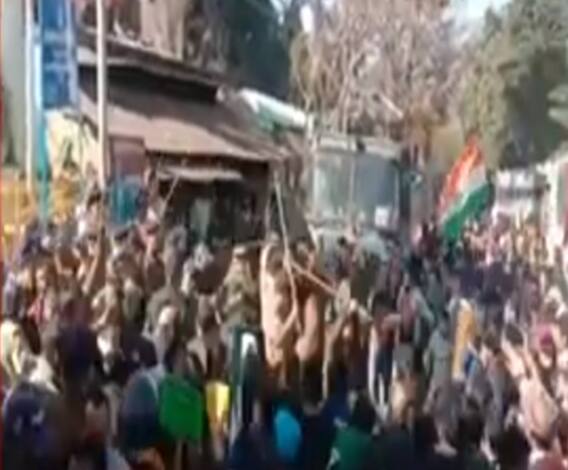 बजट सत्र के बीच सड़क पर संग्राम... लाठीचार्ज पर सियासत | Gairsain | Mudde Ki Baat 