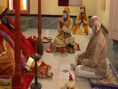 PM Modi in Bangladesh: प्रधानमंत्री मोदी ने 400 साल पुराने जशोरेश्वरी मंदिर में पूजा की