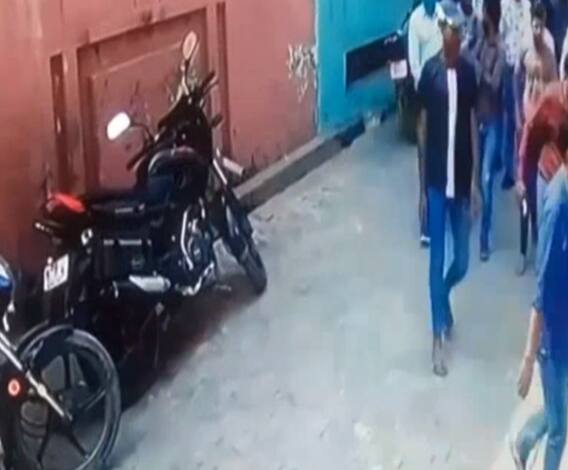 नाराजगी, हंगामा और तोड़फोड़ , Aligarh में BSP के जिला अध्यक्ष के घर पर बवाल | High Alert