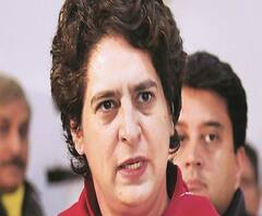 Uttar Pradesh में VDO की परीक्षा रद्द तो Priyanka Gandhi ने सरकार पर यूं कसा तंज 