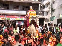 Haridwar Kumbh 2021: निरंजनी अखाड़े की पेशवाई पर बोले नरेंद्र गिरी महाराज- आज से कुंभ का आगाज