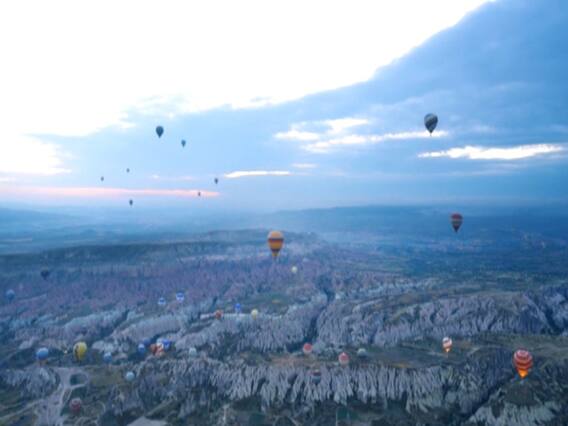 Cappadocia- Turkey का वो शहर जिसे देखकर लगता है कि कुदरत ने नक्काशी की है | एक अकेला इस शहर में