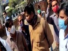 Surat ના ડિંડોલી વિસ્તારમાં માસ્કનો દંડ વસૂલવો મનપાની ટીમને પડ્યો ભારે, જુઓ વીડિયો