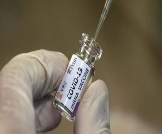 देश में आज से कोविड वैक्सीनेशन का तीसरा चरण, 60 साल से ज्यादा उम्र के लोगों को लगेगा टीका। 