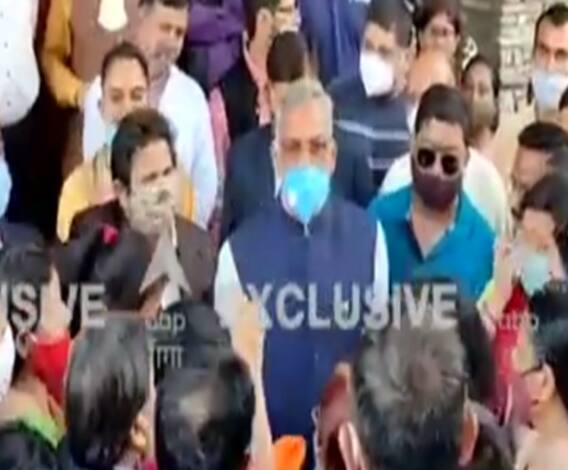 CM आवास के अंदर नारेबाजी, CM Trivendra Singh Rawat के समर्थन में लगे नारे 