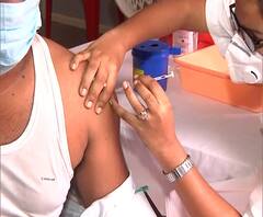 COVID Vaccination | ज्येष्ठ नागरिक आणि कोमॉर्बिडिटी असलेल्या 45 वर्षांवरील नागरिकांचं आजपासून लसीकरण