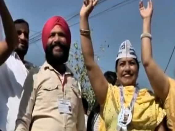 Delhi MCD By-Election 2021 Results: शानदार जीत से जोश में AAP कार्यकर्ता, Manish Sisodia क्या बोले?