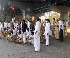Auto-Riksha Protest | शेकडो रिक्षाचालकांचा रास्ता रोको, मीटर बदलण्याच्या प्रक्रियेबाबत नाराजी