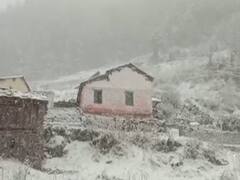 पहाड़ों पर जबरदस्त बर्फबारी, बर्फ से ढका गंगोत्री धाम