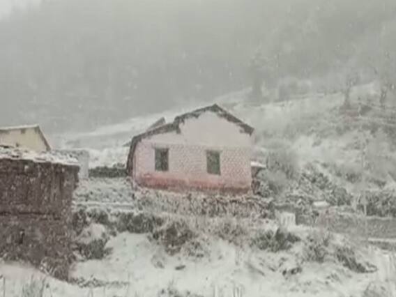 पहाड़ों पर जबरदस्त बर्फबारी, बर्फ से ढका गंगोत्री धाम