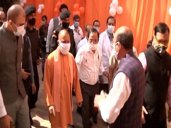 Lucknow : वैक्सीनेशन की तैयारियों का जायजा लेने खुद CM Yogi पहुंचे सिविल अस्पताल