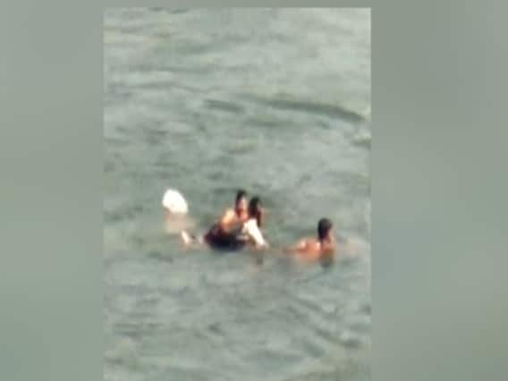 Madhya Pradesh : Rewa में युवती ने नदी में कूद कर की आत्महत्या की कोशिश, दो युवकों ने बचाई जान