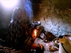 उज्ज्वला योजना में मुफ्त सिलिंडर पाने वाले पूछे सवाल- सिलिंडर तो है, गैस कैसे भरवाएं? | घंटी बजाओ