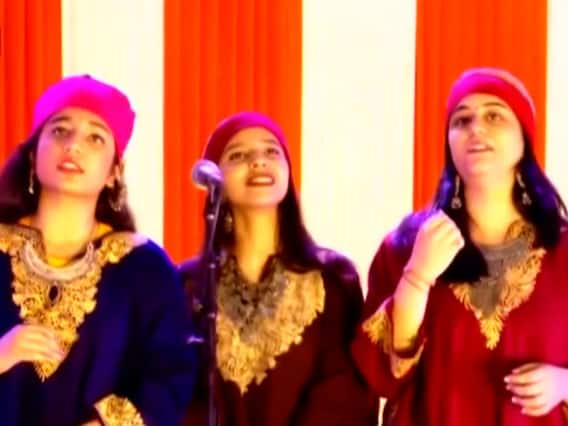 Ahmedabad : आजादी के 'अमृत महोत्सव' कार्यक्रम में पहुंच कर PM Modi ने किया Mahatma Gandhi को नमन