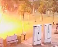 Gurugram में आसमानी बिजली का कहर, पेड़ के नीचे खड़े 4 लोगों पर गिरी बिजली। 