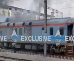 Ghaziabad Railway Station: शताब्दी एक्सप्रेस में लगी आग, एक हिस्से को काटकर किया गया अलग 