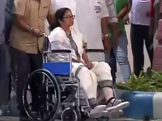 Mamata Banerjee को मिली अस्पताल से छुट्टी