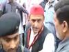 मुरादाबाद: Akhilesh Yadav से सवाल पूछने पर भड़के SP कार्यकर्ता, पत्रकारों पर किया हमला