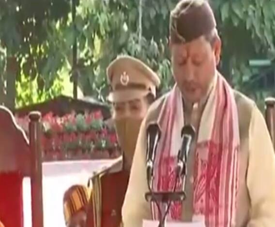 Tirath Singh की कैबिनेट में नए चेहरों को मिलेगा मौकाः Madan Kaushik | ABP Ganga 