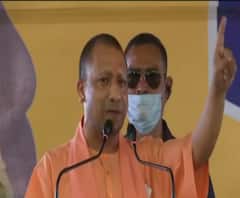 CM Yogi: 'अब तो दीदी भगवे कपड़े से भी घबराने लगीं' | West Bengal Elections 