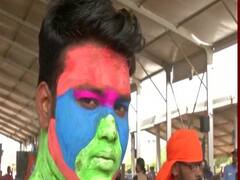 Ground Report: PM Modi की रैली में शामिल होने रंग-बिरंगे अंदाज में पहुंचे समर्थक | WB Polls 2021