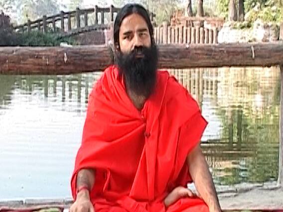 Yog Yatra: हरी सब्जियां खाएं और मुहांसे भगाएं। देखिए योग गुरु रामदेव के ये उपाय 