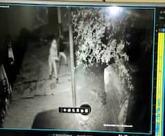 बजरंग दल संयोजक के घर पर बम से हमला, सीसीटीवी में कैद हुई LIVE अटैक | Pradesh 360 